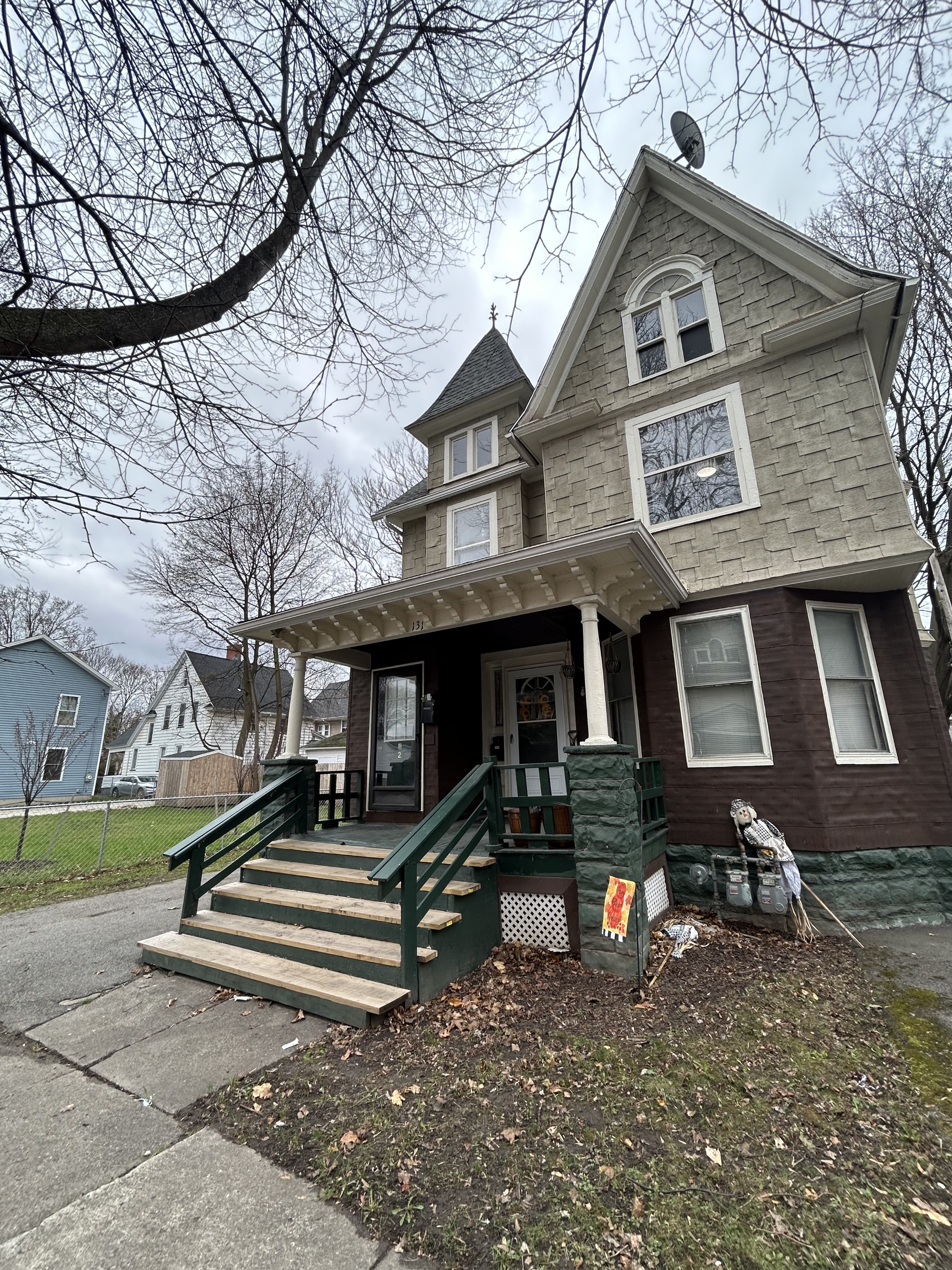 131 Baldwin Street - Up